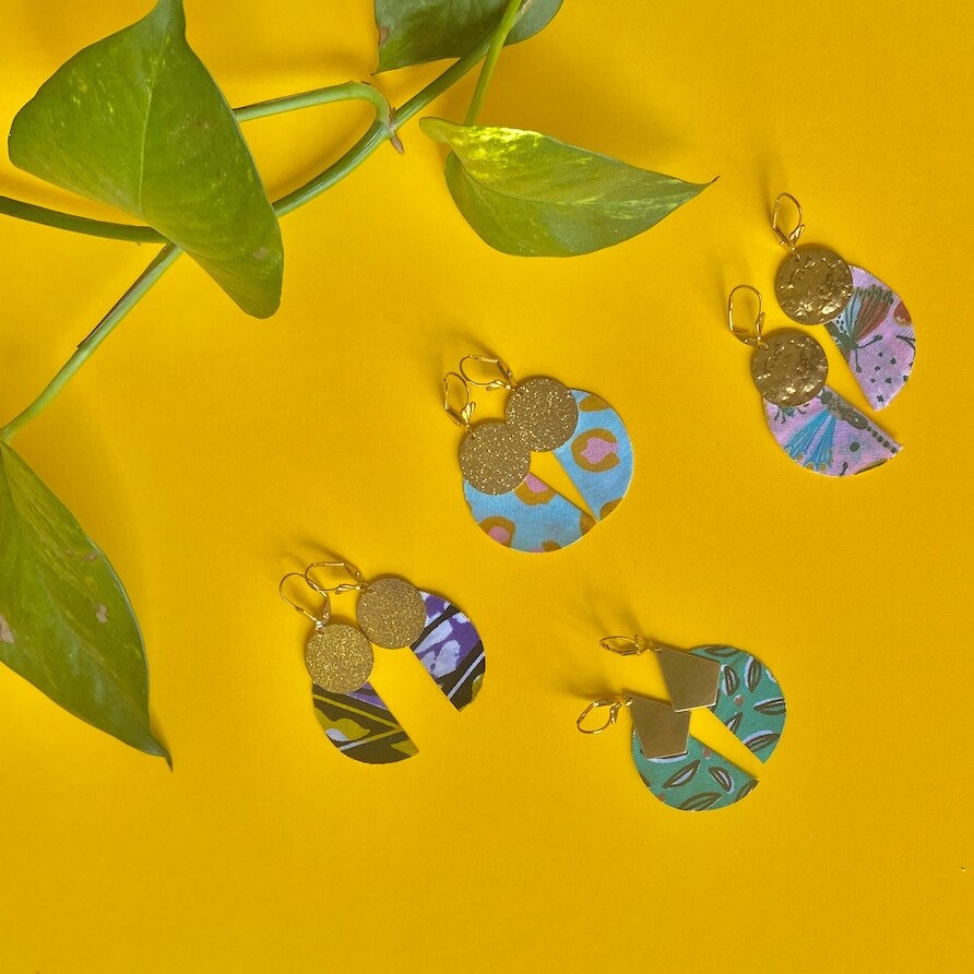 Boucles-d'oreilles colorées en tissu upcycling