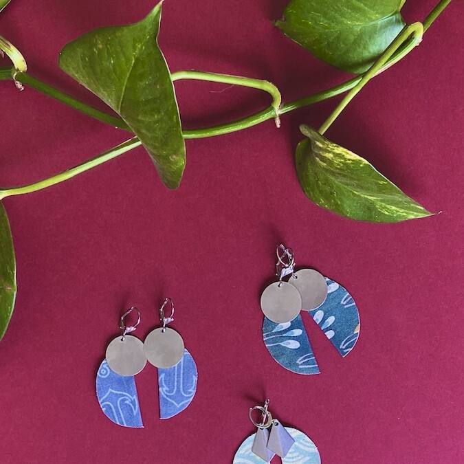 Boucles-d'oreilles colorées en tissu upcycling