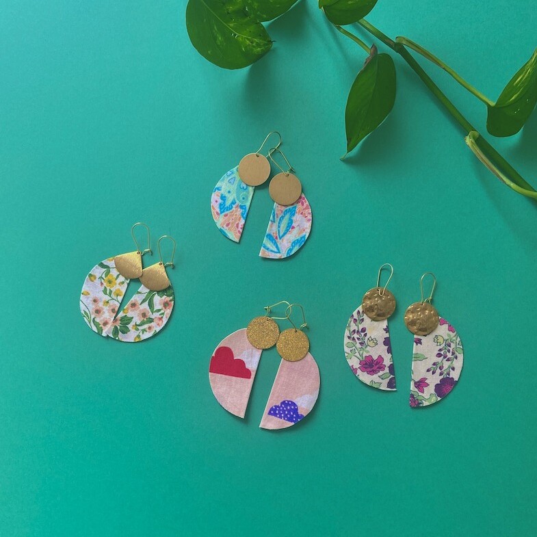 Boucles-d'oreilles colorées en tissu upcycling